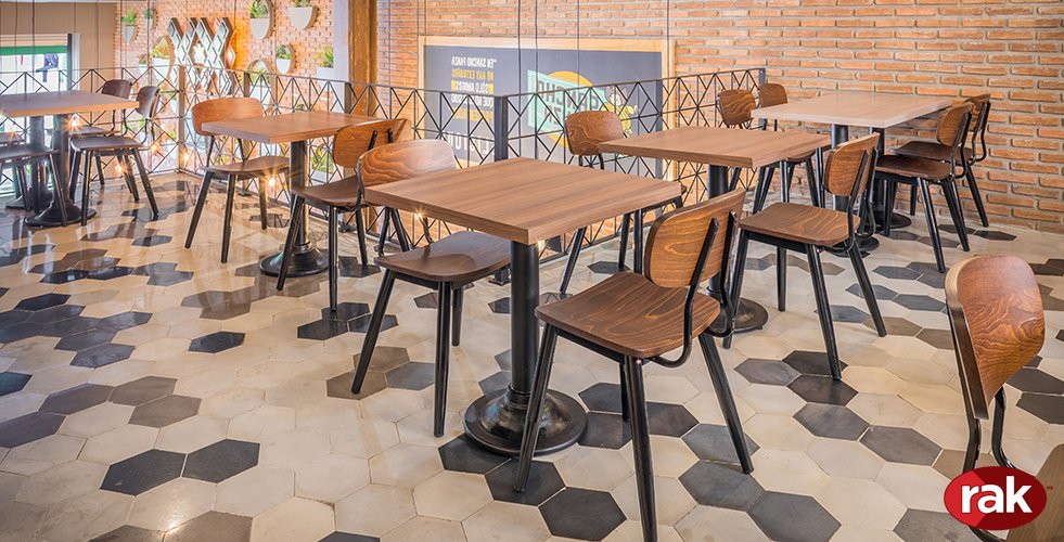 Silla de Madera Bebe para restaurante y cafeterías